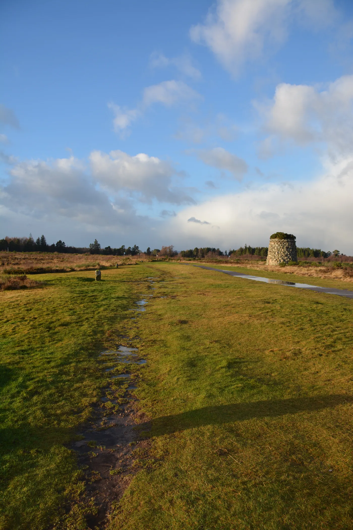 Culloden Monument.JPG